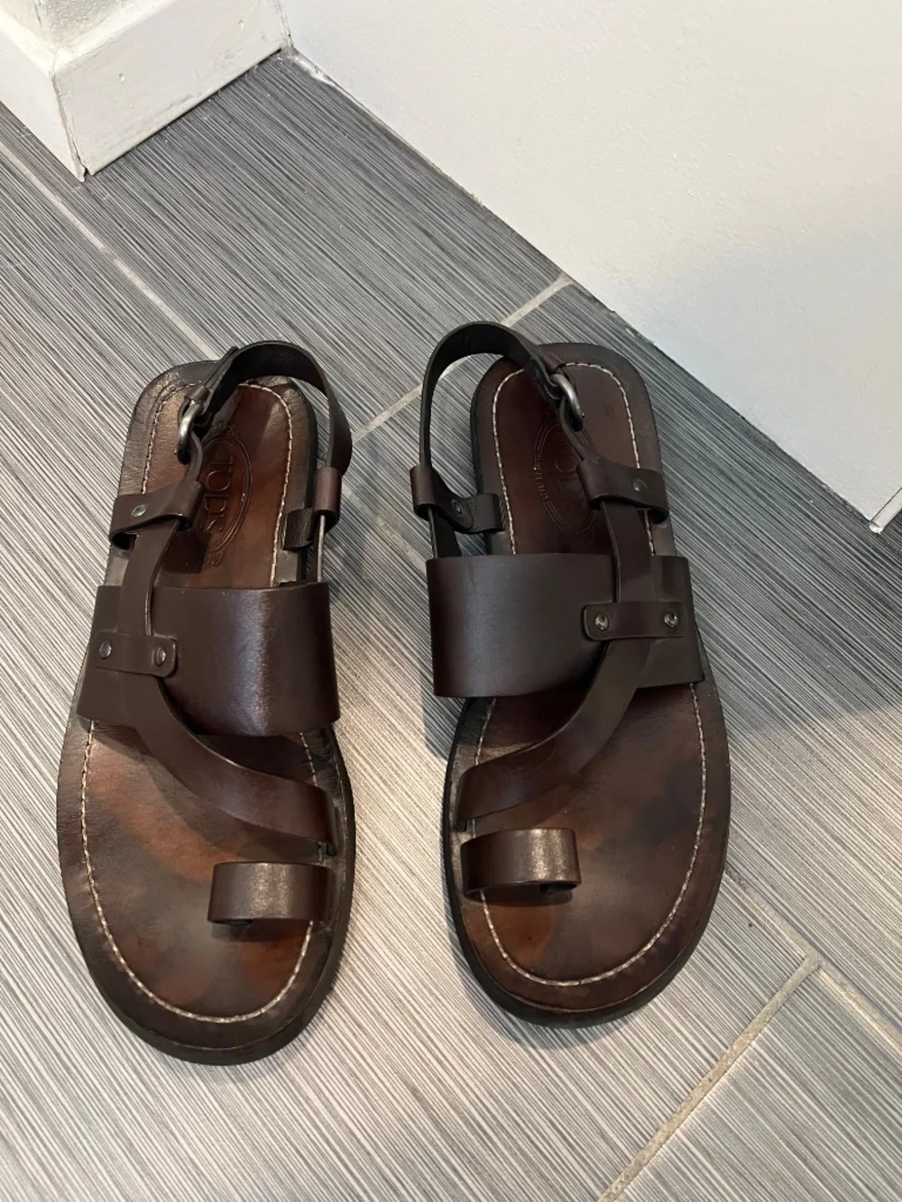 Tod’s sandals dark brown like new condition 9.5